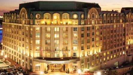 Λέσχη Bilderberg: Η παγκόσμια ελίτ στην ετήσια σύνοδο – Η αινιγματική συνάντηση εξουσίας και τι συζητήθηκε πίσω από τις “κλειστές κουρτίνες”