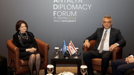 ΟΗΕ: Εξηγήσεις για τη σημαία του ψευδοκράτους στη συνάντηση Έρχιουρμαν-Ντι Κάρλο – Διαψεύδει αλλαγή στάσης για το Κυπριακό