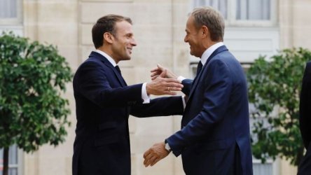 Politico: Τουσκ και Μακρόν συζητούν κοινές πυρηνικές ασκήσεις – Στα σχέδια και η Ελλάδα