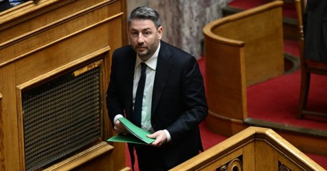 Ανδρουλάκης: Έκτακτη εισφορά στα τραπεζικά κέρδη και κατάργηση χρεώσεων