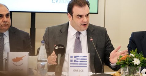 Προαναγγέλλει οικονομικό πακέτο στήριξης ο Κ. Πιερρακάκης – Τα μέτρα που συζητούνται