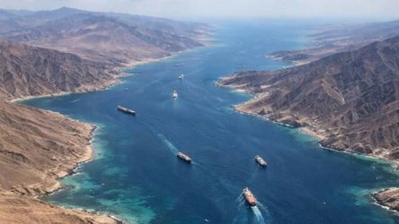 Οξύνεται η κρίση στα Στενά του Ορμούζ: Δεύτερο πλοίο δέχθηκε πυρά – Μετά το τάνκερ ελληνικών συμφερόντων στο Ομάν