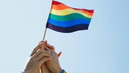 Ουγγαρία: “Νίκη για τις ευρωπαϊκές αξίες” η απόφαση του Δικαστηρίου της ΕΕ για τον νόμο κατά των ΛΟΑΤΚΙ ατόμων – Τι σχολιάζουν οι “Πράσινοι”