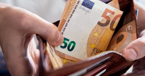 Νέα μέτρα: Όλες οι αλλαγές σε επιδόματα για συνταξιούχους, οικογένειες με παιδιά και ενοικιαστές – Δεύτερη ευκαιρία σε οφειλέτες