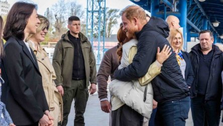 Αιφνιδιαστική επίσκεψη του πρίγκιπα Χάρι στο Κίεβο: “Είναι ωραίο να επιστρέφεις στην Ουκρανία, ο κόσμος σας βλέπει και σας σέβεται” (Βίντεο)