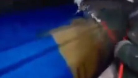 Φρουροί της Επανάστασης: Βάφουν μπλε πύραυλο “για τα αγόρια του Ιράν”  (Εικόνα & Βίντεο)