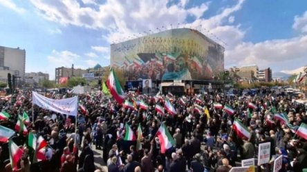 Ιράν: Οι Ηνωμένες Πολιτείες αναζητούν “κάποιον τρόπο για να σώσουν τα προσχήματα”, λέει ο υπουργός Άμυνας – Θρίλερ με τις συνομιλίες στο Πακιστάν