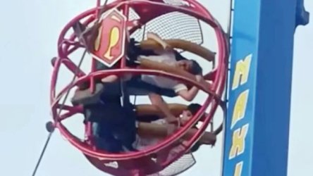 Σεβίλλη: Τρομακτικό ατύχημα σε λούνα παρκ – Έσπασε ο ιμάντας παιχνιδιού και βρέθηκαν στο κενό (Βίντεο)