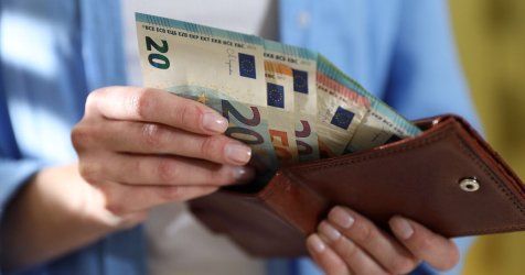 «Ανακαλύπτοντας τα Κρυφά Έξοδα: Πού Φεύγει ο Μισθός μας Κάθε Μήνα»