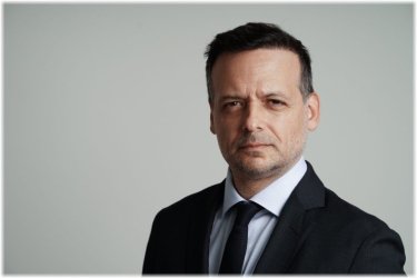 «Δούκας: Η κυβέρνηση κρατάει «παγωμένους» τους πόρους για τις υποδομές της Αθήνας»