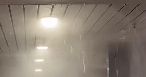 Επιβάτες άναψαν τσιγάρο στο «Νήσος Σάμος» και ενεργοποιήθηκε το σύστημα πυρόσβεσης (βίντεο)