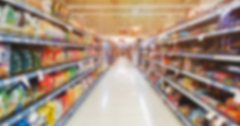 Τι είναι το shrinkflation: Η αόρατη «απάτη» στα ράφια των σούπερ μάρκετ που αδειάζει τα πορτοφόλια