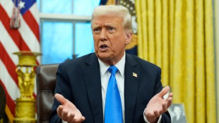 Τραμπ: Το Ιράν μόλις μας ενημέρωσε ότι βρίσκεται σε κατάσταση κατάρρευσης, θέλουν να ανοίξουμε τα Στενά του Ορμούζ