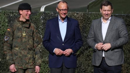 Γερμανία: Διαλλακτικότητα Μερτς στις κατηγορίες Τραμπ για “διαλυμένη χώρα”
