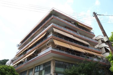 Στα δικαστήρια η 72χρονη για το παράνομο γηροκομείο στους Αμπελόκηπους – Σοκάρουν οι μαρτυρίες