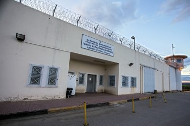 Δομοκός: Αιματηρή επίθεση στις φυλακές – Τραυματίστηκε σοβαρά 44χρονος