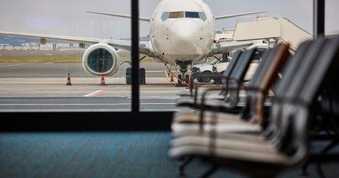 «Αποζημιώσεις για τις ακυρώσεις πτήσεων»: Παγκόσμια αναταραχή και σκληρή γραμμή από Ε.Ε. στις αεροπορικές εταιρίες