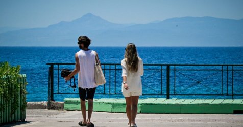 Καιρός: Καλοκαιρινό «κύμα» ζέστης πριν την αστάθεια – Πού θα χτυπήσουν 30άρια