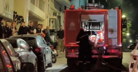 Φωτιά σε δώμα στον Λυκαβηττό – Ένας τραυματίας (Βίντεο)