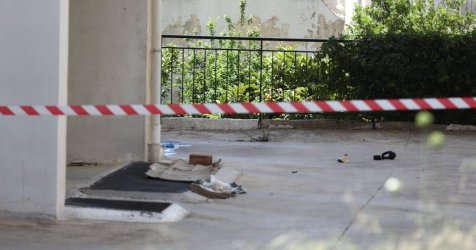 Ηλιούπολη: Τα νέα για την υγεία της 17χρονης μετά τη βουτιά θανάτου – Εξετάζονται τα κινητά τους
