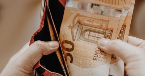 Έρχεται το νέο επίδομα ανεργίας: Ποιοι θα το χάνουν – Τι αλλάζει στον τρόπο καταβολής και φορολόγησης