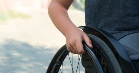 Σύλλογος Γονέων ΑμεΑ Αττικής: 48 παιδιά με βαριές αναπηρίες κινδυνεύουν να βρεθούν στον δρόμο