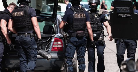 Διακίνηση πλαστών φαρμάκων: Έφοδος της ΕΛ.ΑΣ. σε εταιρία logistic στο Κορωπί – Τα διαφήμιζαν «διάσημοι» στα social media