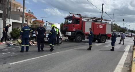 Πώς συνέβη το τροχαίο στη Ρόδο με θύματα μια 57χρονη μητέρα και την 26χρονη κόρη της – Άμορφη μάζα τα αυτοκίνητα (εικόνες)