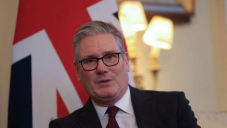Ηνωμένο Βασίλειο: Ο Στάρμερ δεν θα ορίσει χρονοδιάγραμμα αποχώρησης από τη βρετανική κυβέρνηση