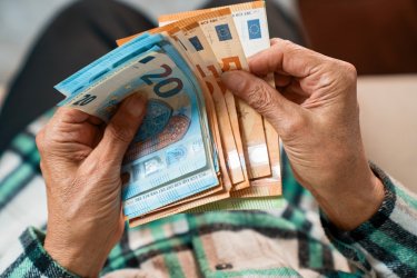 Συντάξεις χηρείας: Τι ισχύει με τις περικοπές – Η απόφαση