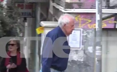 Οι πρώτες εικόνες του Αλέξανδρου Γιωτόπουλου μετά την αποφυλάκιση – Περπατάει αμέριμνος στον Βύρωνα (Βίντεο)