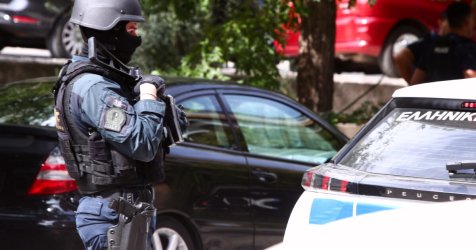 Βίντεο από την έφοδο της ΕΛΑΣ – Πώς η σπείρα «υπαλλήλων ΔΕΔΔΗΕ» άρπαξε πάνω από 2 εκατ. ευρώ