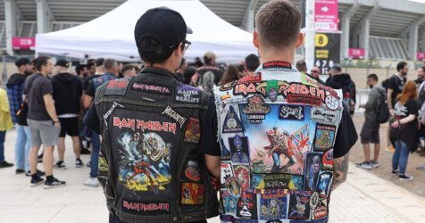 «Σεισμός στο ΟΑΚΑ: Χιλιάδες Fans Αποθεώνουν τους Iron Maiden σε Μια Αξέχαστη Συναυλία – Δείτε το Βίντεο!»