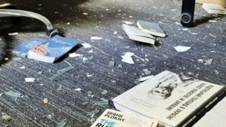 Ουκρανία: Κατέρρευσαν τοίχοι και έσπασαν τα τζάμια – Χτυπήθηκε το στούντιο του ARD στο Κίεβο