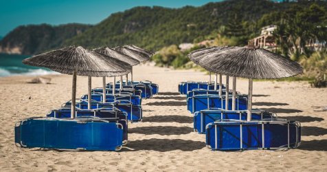 Έρευνα του ΙΕΛΚΑ: Μόλις ένας στους δύο Έλληνες σχεδιάζει διακοπές για φέτος