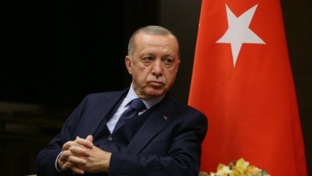 Ανάλυση Guardian για την Τουρκία: Aνοιχτό το ενδεχόμενο πρόωρων εκλογών, σε ιστορικό χαμηλό η λίρα