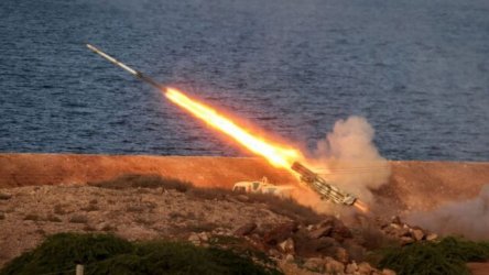 Ιράν: Εκτόξευση πυραύλων από τα νότια της χώρας – Αναφορές για πυρά στα Στενά του Ορμούζ και αναχαίτιση αμερικανικού μαχητικού
