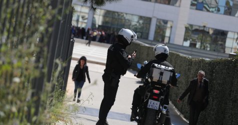 Συνελήφθη αστυνομικός με παράνομο οπλισμό – Εξετάζεται η συμμετοχή του σε κύκλωμα εκβιαστών