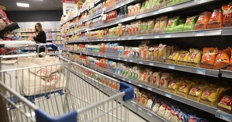 Αγίου Πνεύματος 2026: Πώς θα λειτουργήσουν καταστήματα, τράπεζες και δημόσιες υπηρεσίες