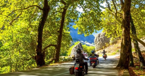 Ταξίδι με μοτοσικλέτα καλοκαίρι στην Ελλάδα: Υπέρ και Κατά