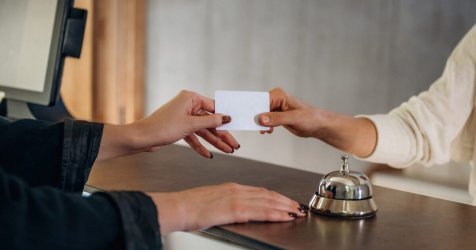 Για ποιους αυξάνονται 2% οι βασικοί μισθοί από σήμερα – Ποιοι «πιάνουν» τα 1.050 ευρώ
