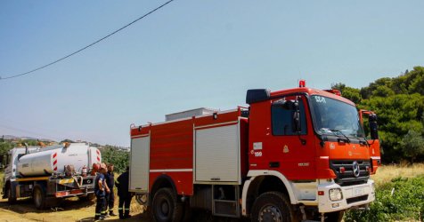Φωτιά τώρα στον Ασπρόπυργο – Στη μάχη δεκάδες πυροσβέστες και ελικόπτερο