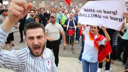 Αλβανία: Κλιμακώνονται οι διαμαρτυρίες για το πολυτελές θέρετρο του Τζάρεντ Κούσενρ – Τι υποστηρίζει ο Έντι Ράμα (Βίντεο)