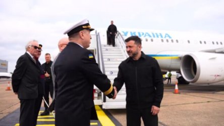 Στη Βρετανία ο Ζελένσκι: Συνομιλίες με Στάρμερ, Μακρόν και Μερτς για την αεροπορική άμυνα έναντι της Ρωσίας (Βίντεο)