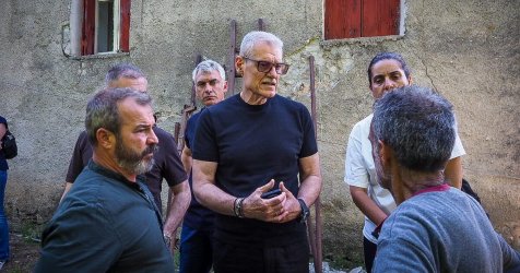 Σεισμός στην Εύβοια: Αυτοψία Τουρνά στις πληγείσες περιοχές – Αρχίζουν οι έλεγχοι στα σπίτια