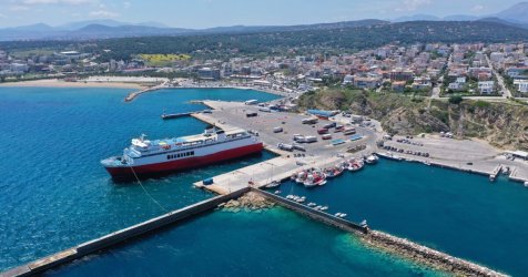 Ραφήνα: Πρόσκρουση πλοίου στο λιμάνι κατά την πρόσδεση