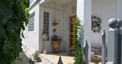 H «ακτινογραφία» του διπλού εγκλήματος στην Αιγιάλεια: Οι πολλαπλές μαχαιριές και η χαριστική βολή