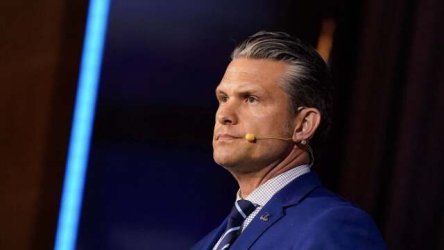 Χέγκσεθ: “Η CENTCOM θα έχει πολλή δουλειά απόψε” – Προαναγγέλλει πλήγματα σε σημαντικές εγκαταστάσεις του Ιράν ο υπουργός Άμυνας των ΗΠΑ