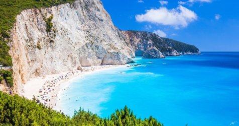 Λευκάδα: Τουρίστας έπεσε στο κενό προσπαθώντας να βγάλει selfie από βράχο!