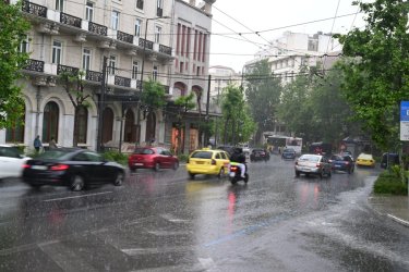 Κακοκαιρία: Οι κρίσιμες ώρες με ισχυρά μπουρίνια – Οι χάρτες του Meteo